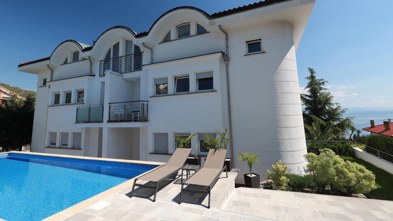 Sea View Apartment In Icici Exterior photo